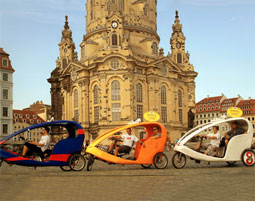 Romantische Rikscha-Tour durch Dresden fuer 2