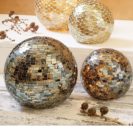 Beste Geschenke 2025 | Geschenkempfehlungen 16 Deko-Objekt Mosaik-Kugel, handgearbeitet, Glas