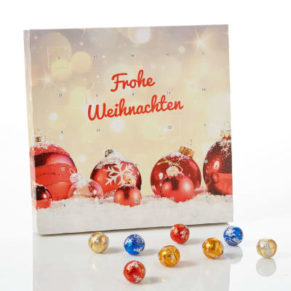 Mini Kugeln Adventskalender von Lindt. Gefüllt mit 24 (ca. 109 g) Lindor Mini Kugeln aus dem Hause Lindt & Sprüngli, inkl. Tischaufsteller und Wandaufhänger. Zutaten: Zucker, pflanzliches Fett (Kokosnuss, Palmkern), Kakaobutter, Kakaomasse, VOLLMILCH