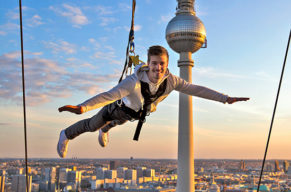 Jetzt gibt's Basejumping fuer alle!
