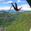 192 Meter Bungy-Sprung von der Europabrücke