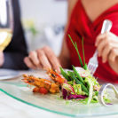 Beste Geschenke 2025 | Geschenkempfehlungen 11 Wahlgutschein Gourmet-Kurzurlaub fuer 2