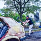 Auto zertruemmern fuer bis zu 5 Personen