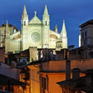 Stadtfuehrung durch Palma de Mallorca bei Nacht fuer 2