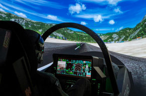 Bereit für eine Mission im Kampfjet-Simulator?