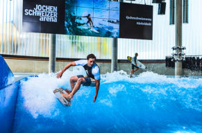 Surfen lernen geht auch ohne Meer