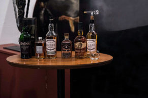 Geh auf Weltreise und probiere Whisky aus aller Herren Länder!